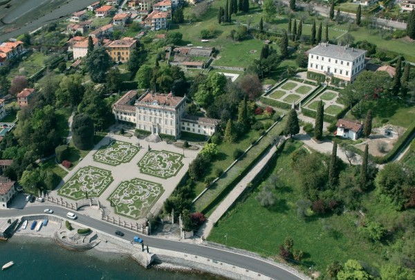 Villa Sola Cabiati neoclassical facade on Lake Como